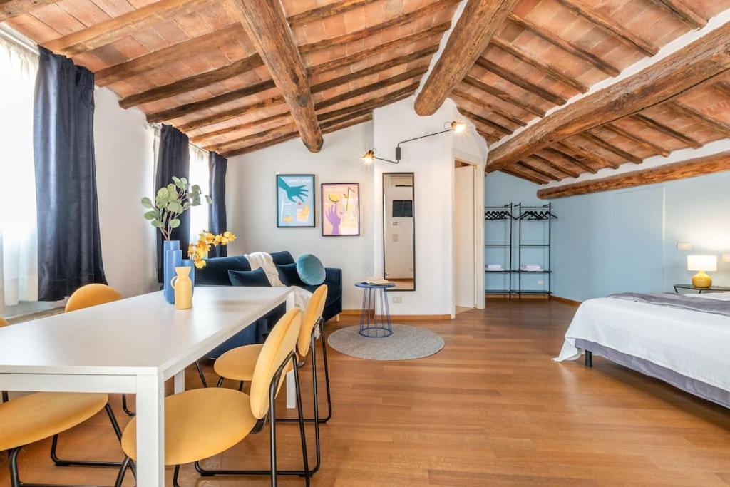 Апартаменты Mimosa- Loft Elegante Con Terrazza Nel Centro Di Сиена Экстерьер фото