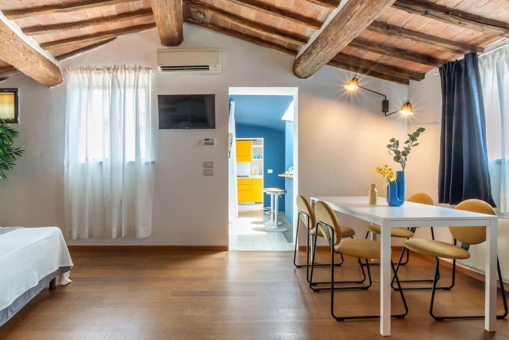 Апартаменты Mimosa- Loft Elegante Con Terrazza Nel Centro Di Сиена Экстерьер фото
