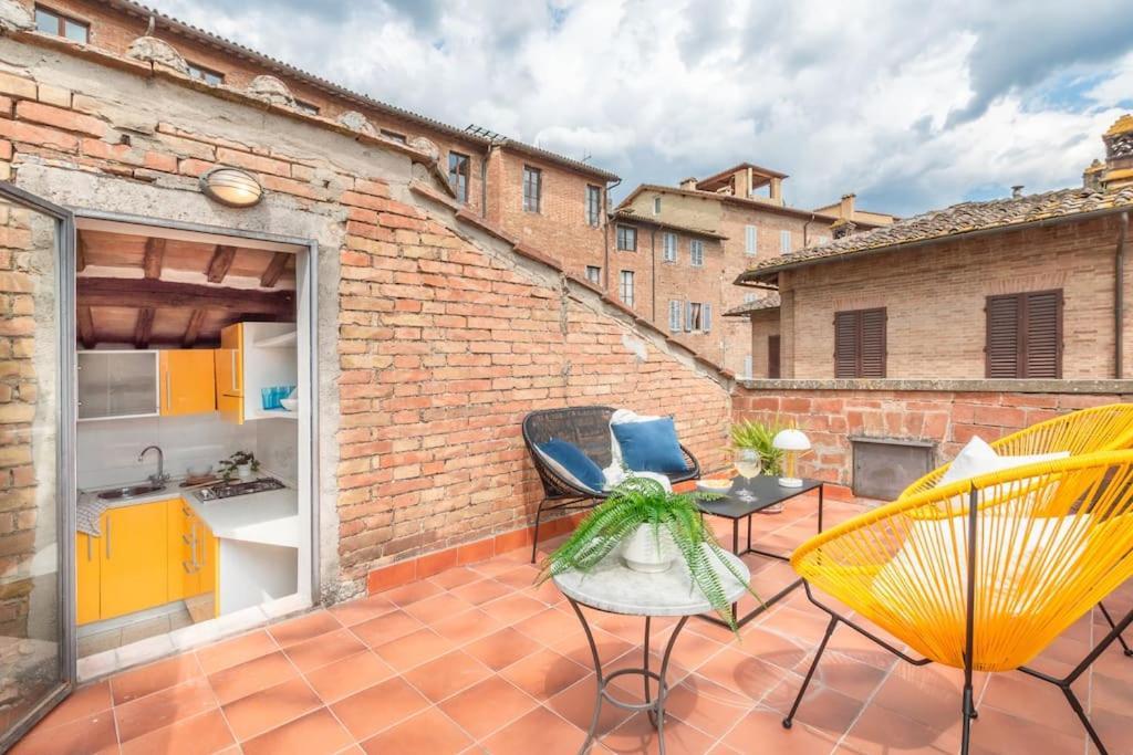 Апартаменты Mimosa- Loft Elegante Con Terrazza Nel Centro Di Сиена Экстерьер фото