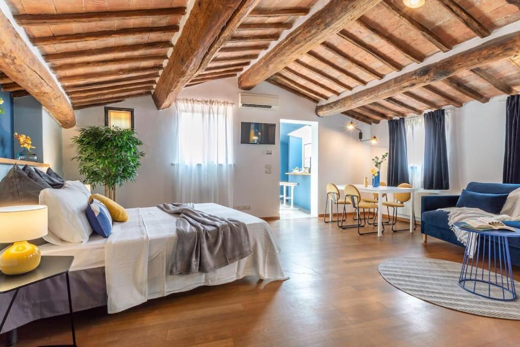 Апартаменты Mimosa- Loft Elegante Con Terrazza Nel Centro Di Сиена Экстерьер фото